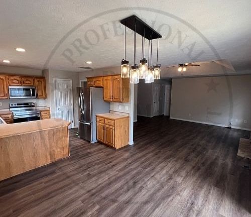 4th image of 4028 W Ridgeview St