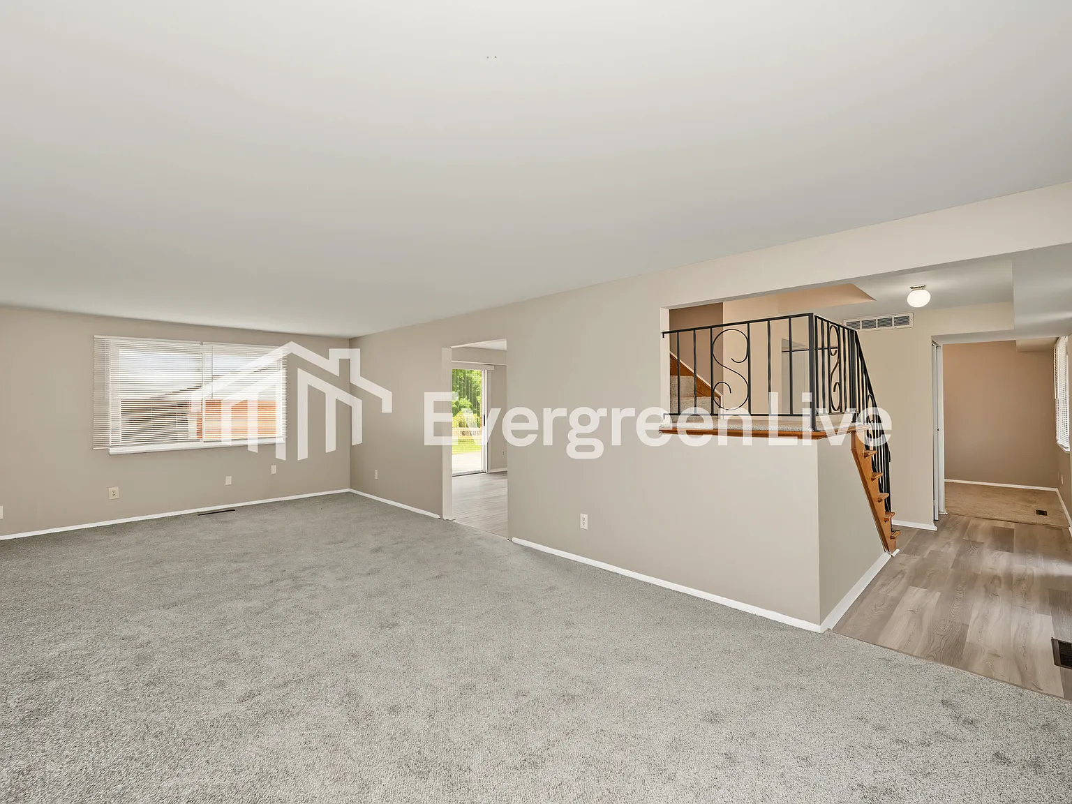 4 bed, 2.0 bath, 2030 sqft, $2,095 — Photo 2
