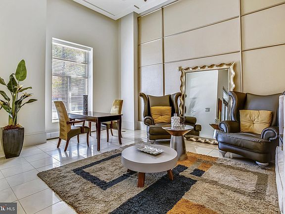 4th image of 309 Holland Ln Unit 331
