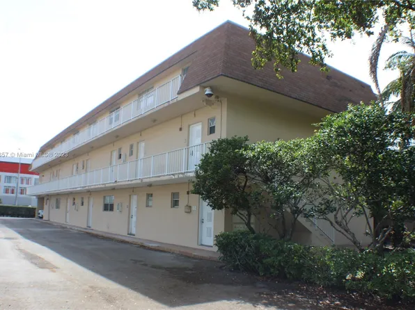 413 Swallow Dr APT 7, Miami Springs, FL 33166