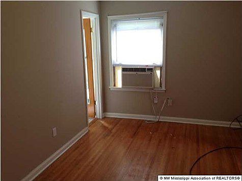 4th image of 4777 Marlin Ave