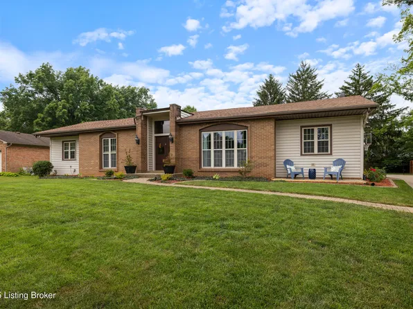 614 Armadale Pl, Douglass Hills, KY 40243