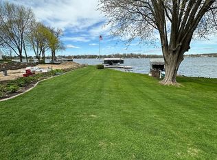 N60W34994 Lake Dr, Oconomowoc, WI 53066