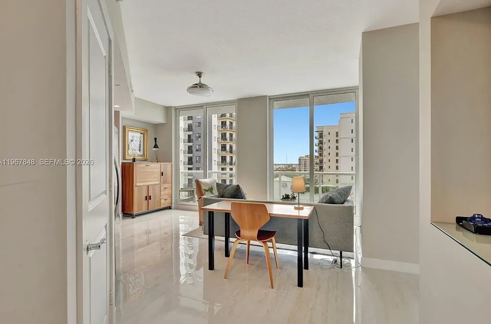 Studio, 553 sqft, $2,600 — Photo 1
