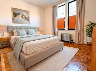 28-4 33rd St #2, Astoria, NY 11102