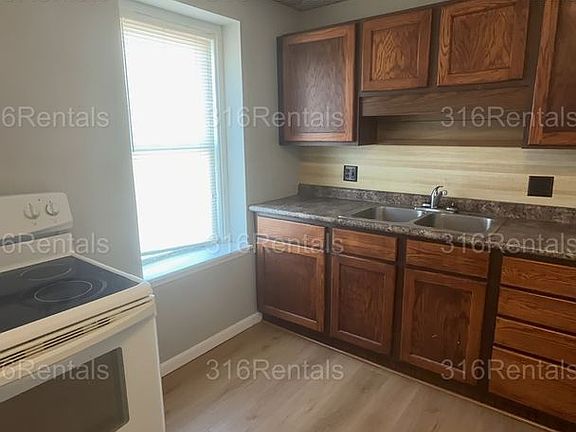 5th image of 300 S Main St APT 31