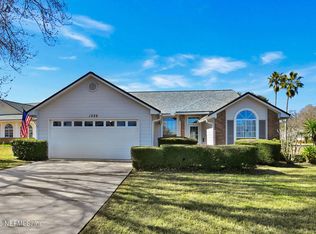1526 Mountain Lake Dr E, Jacksonville, FL 32221