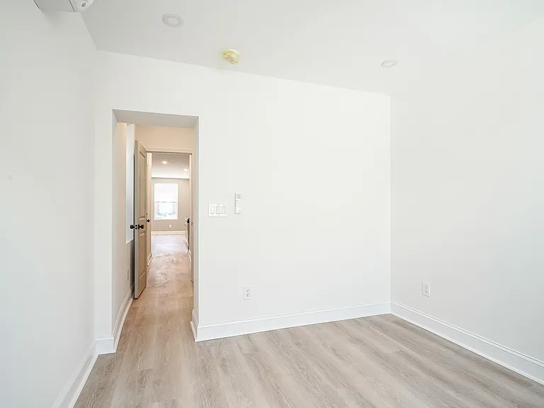 2028 Moore St #1 — Photo 9