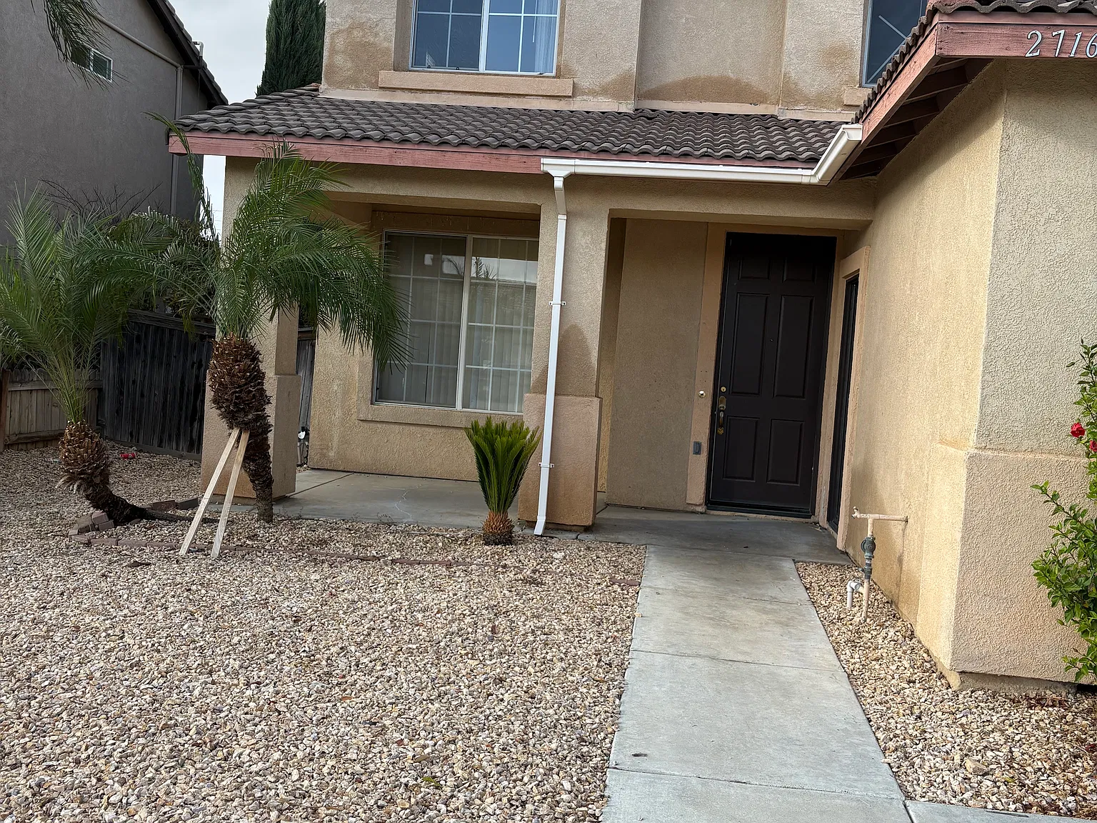 6 bed, 2868 sqft, $3,498 — Photo 4