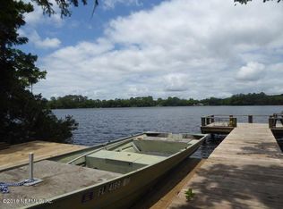 228 Old Woods Rd, Interlachen, FL 32148