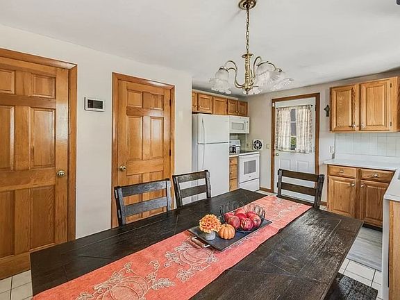 5th image of 11 Boyden St #1