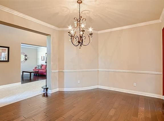 5th image of 1221 Templemore Dr