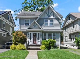 128 Crystal Ave, Staten Island, NY 10302
