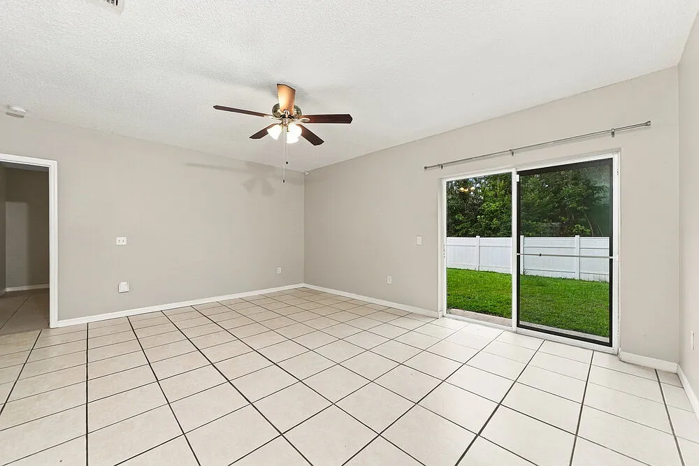 3 bed, 2.0 bath, 1314 sqft, $1,805 — Photo 4