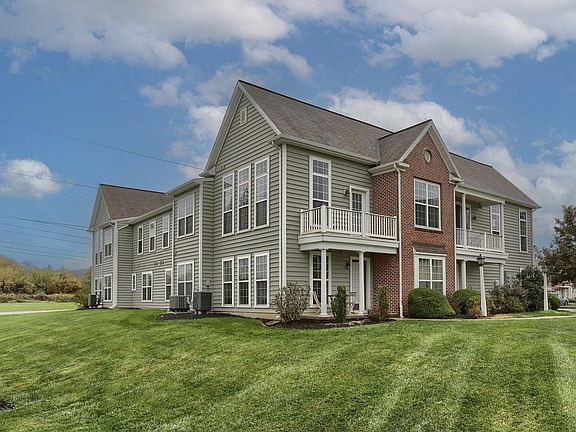 2nd image of 727 Stag Ct