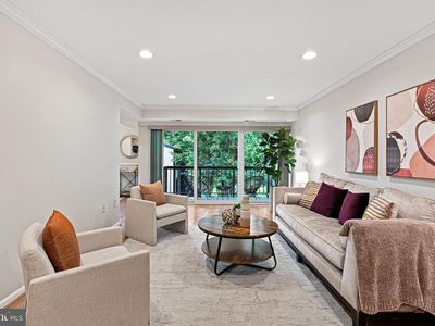 9804 Kingsbridge Dr APT 201, Fairfax, VA, 22031