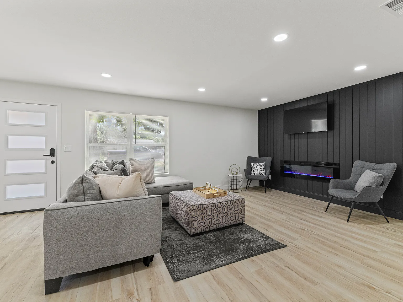 3 bed, 1856 sqft, $5,000 — Photo 3
