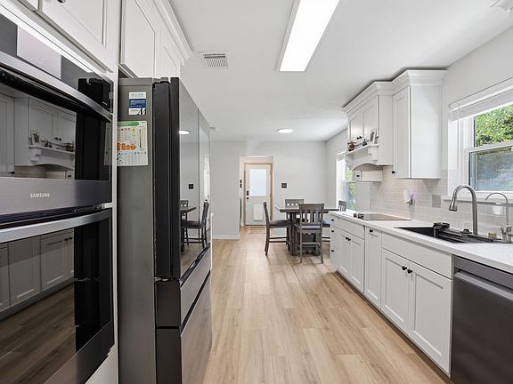 3rd image of 25415 Friar Lake Ln