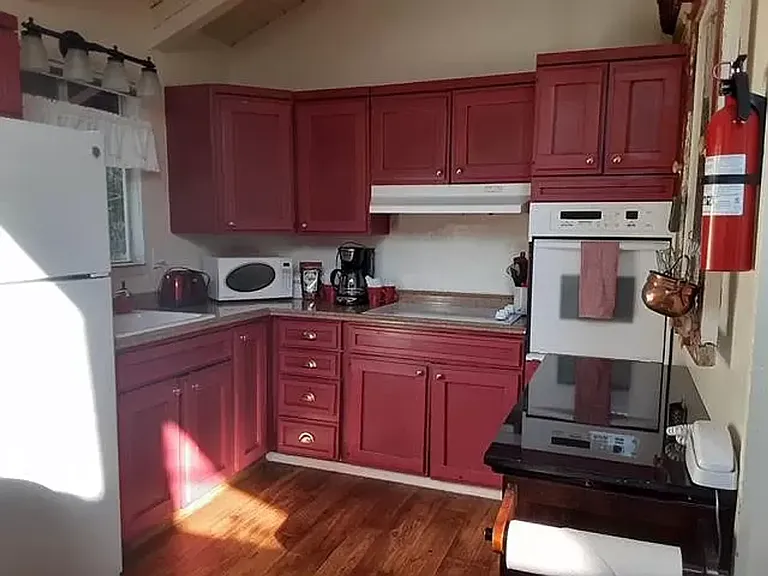 725 Anita Dr — Photo 1
