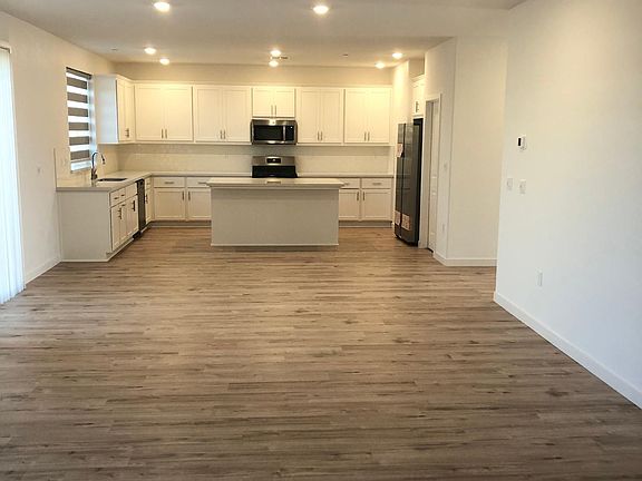 4th image of 970 Pipit St