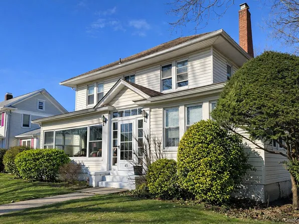 60 Lloyd Avenue, Lynbrook, NY 11563