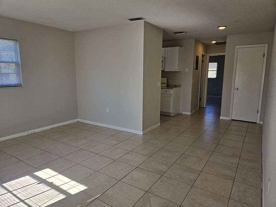 Living/dining room