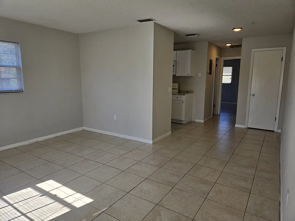 Living/dining room