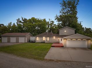 3811 Benstein Rd, Commerce Township, MI 48382