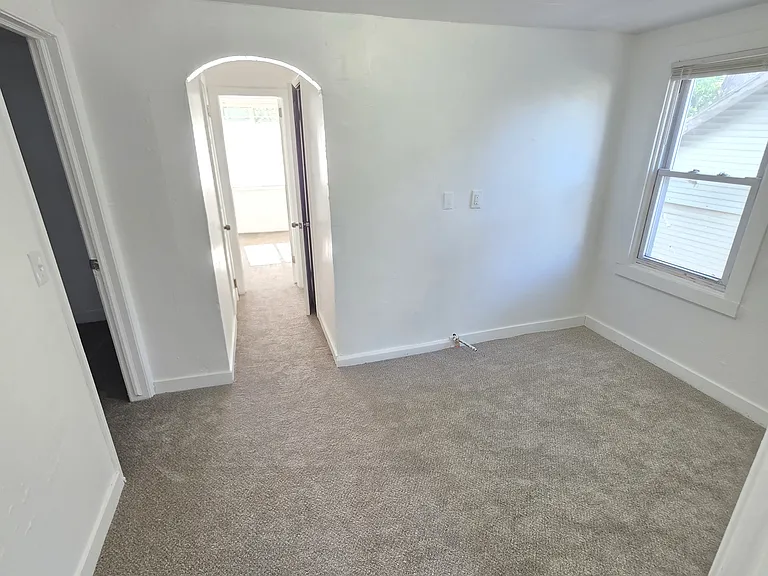 15757 Strathmoor St — Photo 33