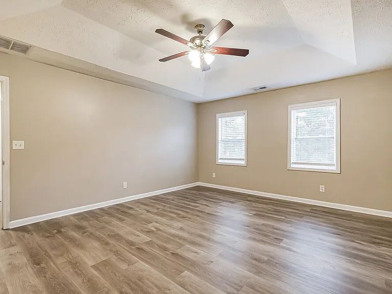 1910 Meadowchase Ct — Photo 12