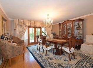 8177 Utopia Pkwy, Jamaica, NY 11432