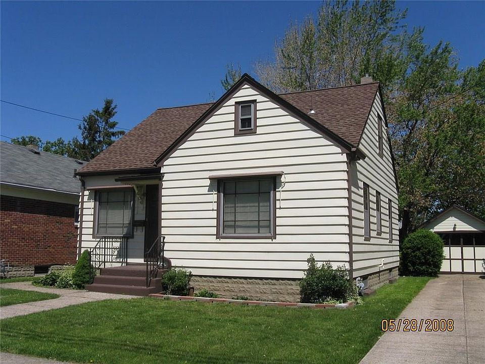 2nd image of 406 E 33rd St