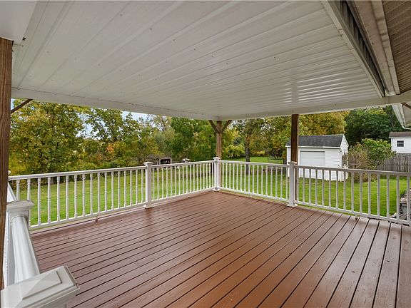 5th image of 1661 Pole Bridge Rd