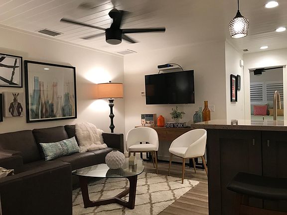 HD Television and High Speed Internet for your enjoyment and convenience