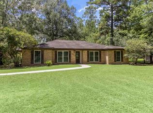 423 Pinemont Dr, Sour Lake, TX 77659