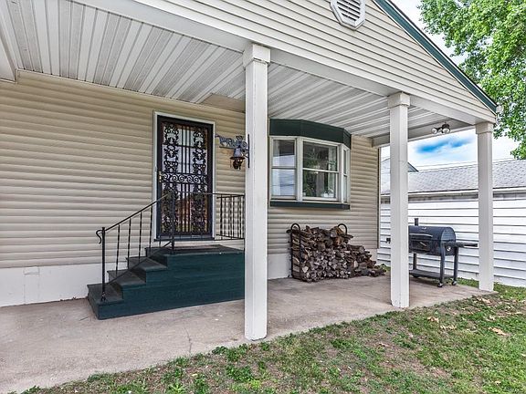 3rd image of 3014 Washington Ave