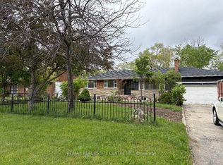 2429 Hensall St, Mississauga, ON L5A 2T1