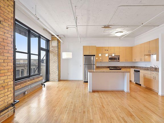 3rd image of 290 Market St Unit 612