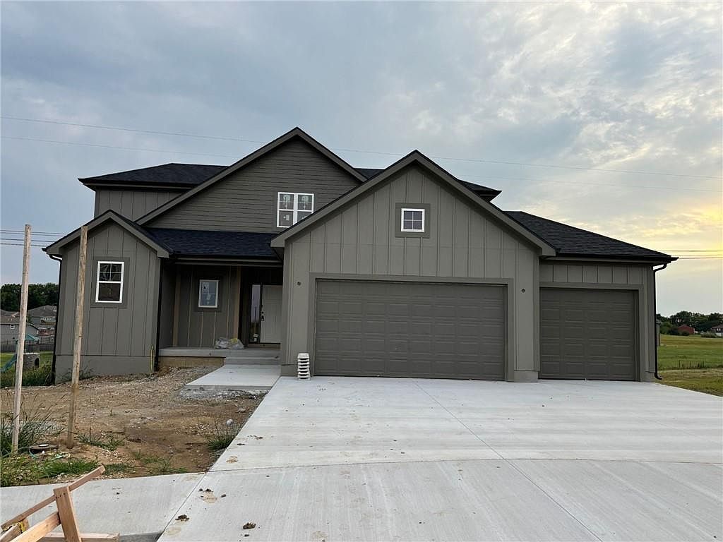 920 168th Ter, Basehor, KS 66007 | MLS #2503623 | Zillow