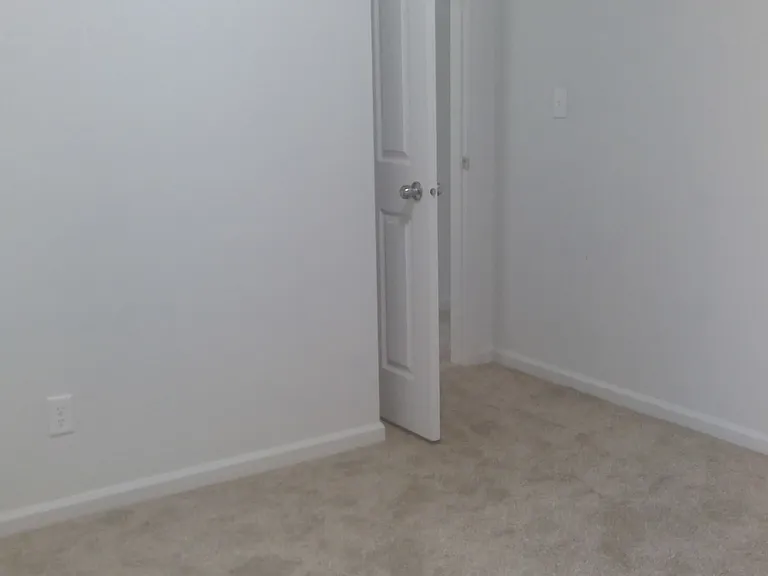 413 & 415 Avondale Dr #413 — Photo 9