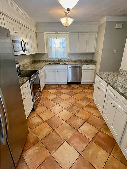 2040 Grey Fox Ln — Photo 10