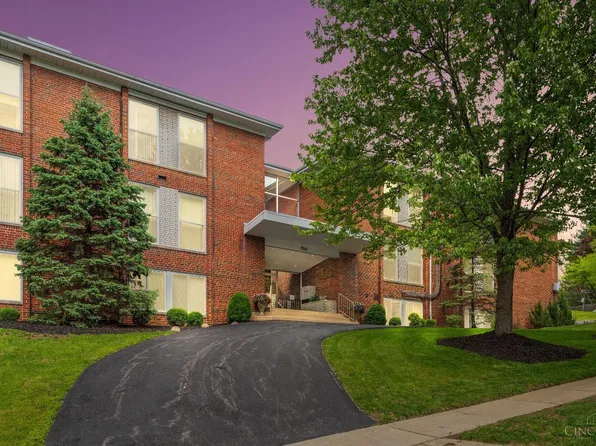 3566 Amberacres Dr #6, Cincinnati, OH 45237
