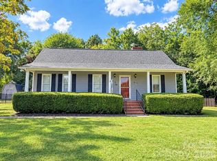 1617 Lawing Rd, Charlotte, NC 28216