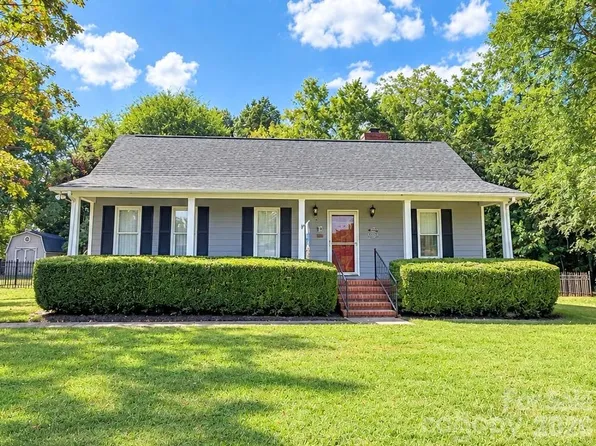1617 Lawing Rd, Charlotte, NC 28216