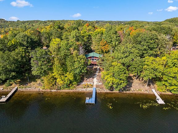 3rd image of 35817 Moraine Dr