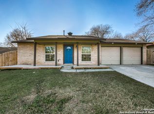 11111 Hunter Oaks St, Live Oak, TX 78233