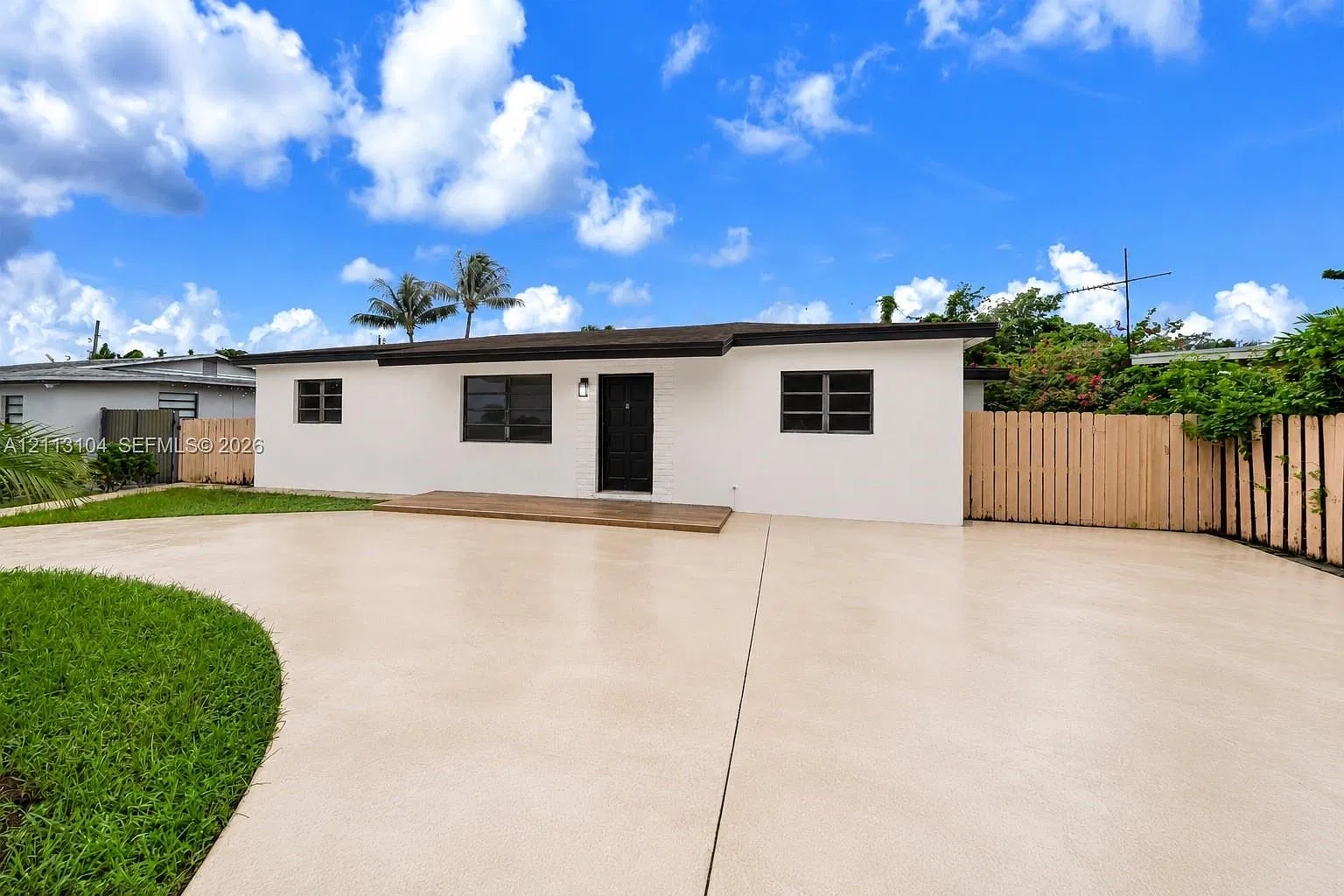 7300 SW 12th St — Photo 3