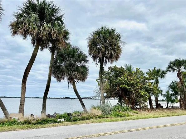 4158-4160 NE Indian River Dr, Jensen Beach, FL 34957