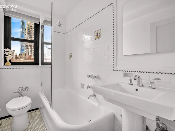 235 East 22nd Street image 8 of 18