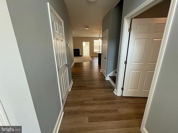 4th image of 54 Colin Ct